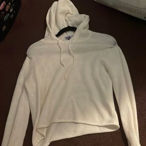 White cloth cropped sweater